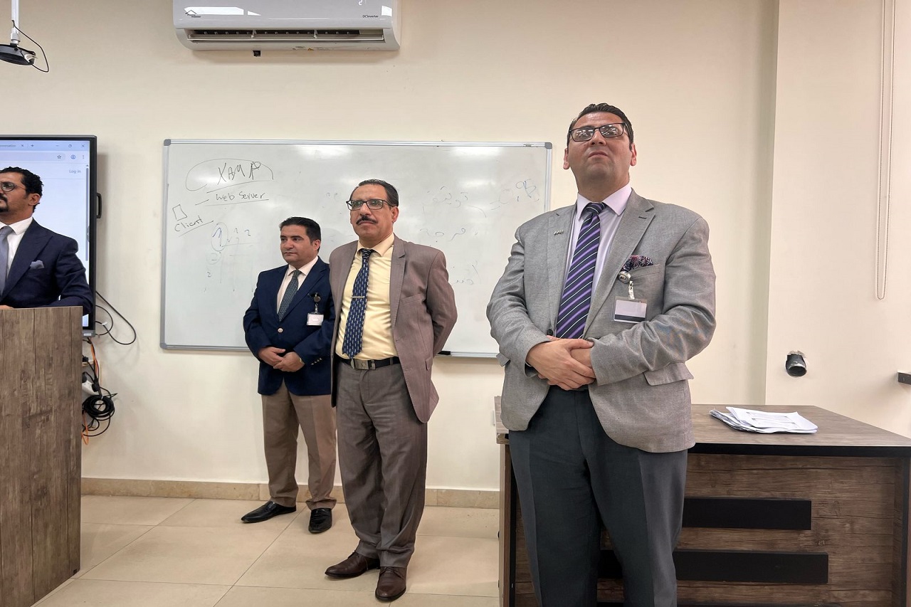 كلية القانون في جامعة عمان العربية تعقد اجتماعاً حوارياً مع طلبة البكالوريوس والدراسات العليا لتعزيز التواصل وتطوير البيئة الأكاديمية10
