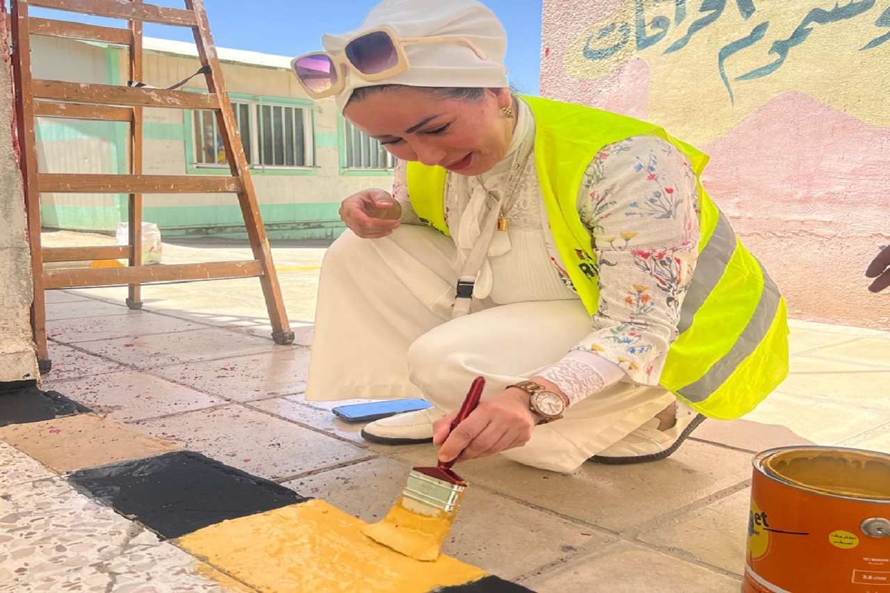 جامعة عمان العربية تُشارك في مبادرة تطوعية في مدرسة أبو حامد4