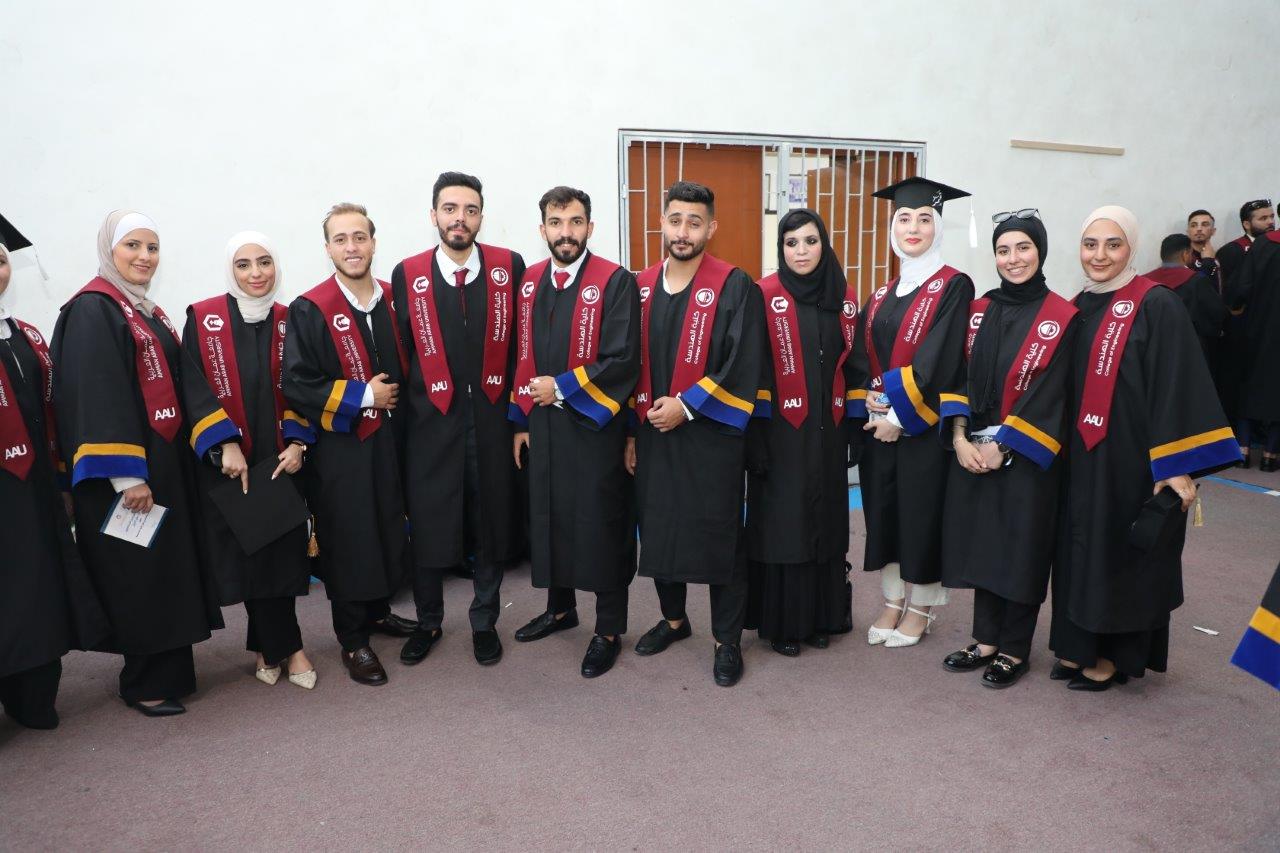 الجازي يرعى حفل تخريج الفوج الخامس والعشرين من طلبة جامعة عمان العربية33