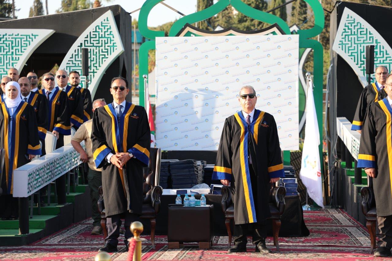 الجازي يرعى حفل تخريج الفوج الخامس والعشرين من طلبة جامعة عمان العربية38