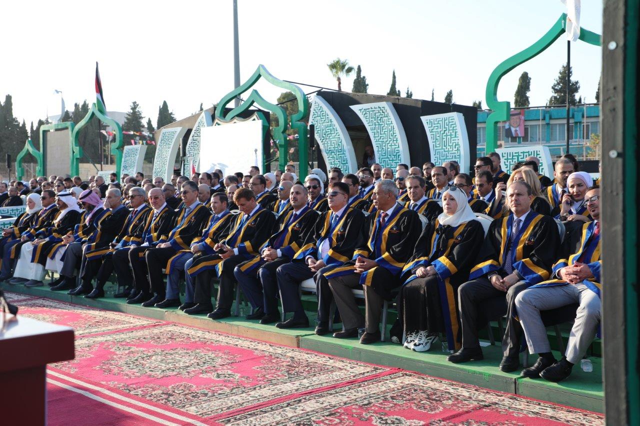 الجازي يرعى حفل تخريج الفوج الخامس والعشرين من طلبة جامعة عمان العربية41