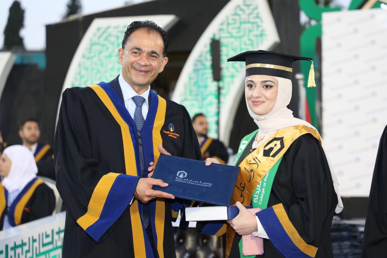 الجازي يرعى حفل تخريج الفوج الخامس والعشرين من طلبة جامعة عمان العربية47