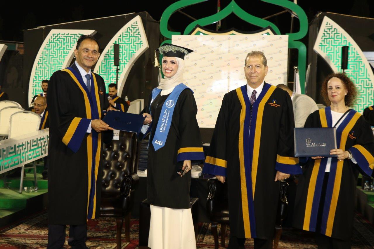 الجازي يرعى حفل تخريج الفوج الخامس والعشرين من طلبة جامعة عمان العربية67