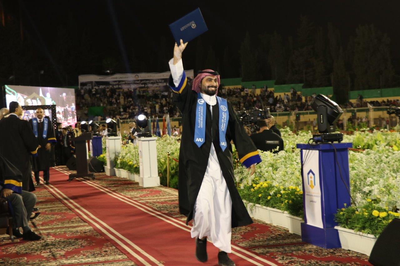 الجازي يرعى حفل تخريج الفوج الخامس والعشرين من طلبة جامعة عمان العربية71