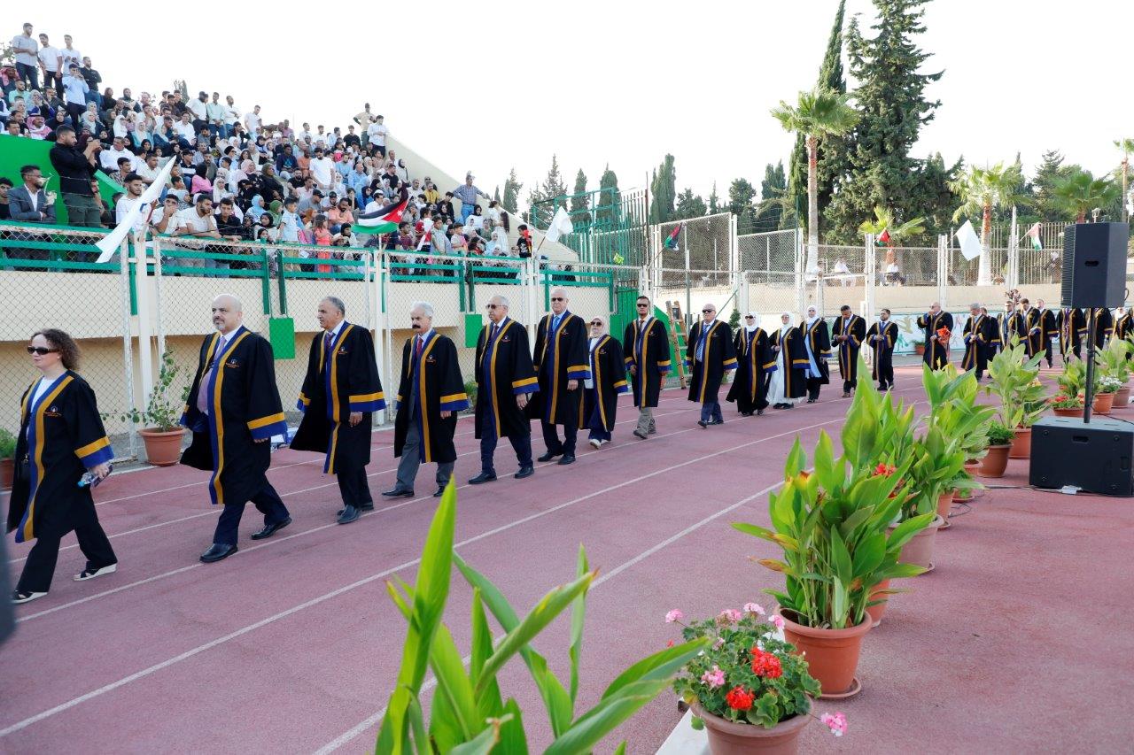 الجازي يرعى حفل تخريج الفوج الخامس والعشرين من طلبة جامعة عمان العربية4
