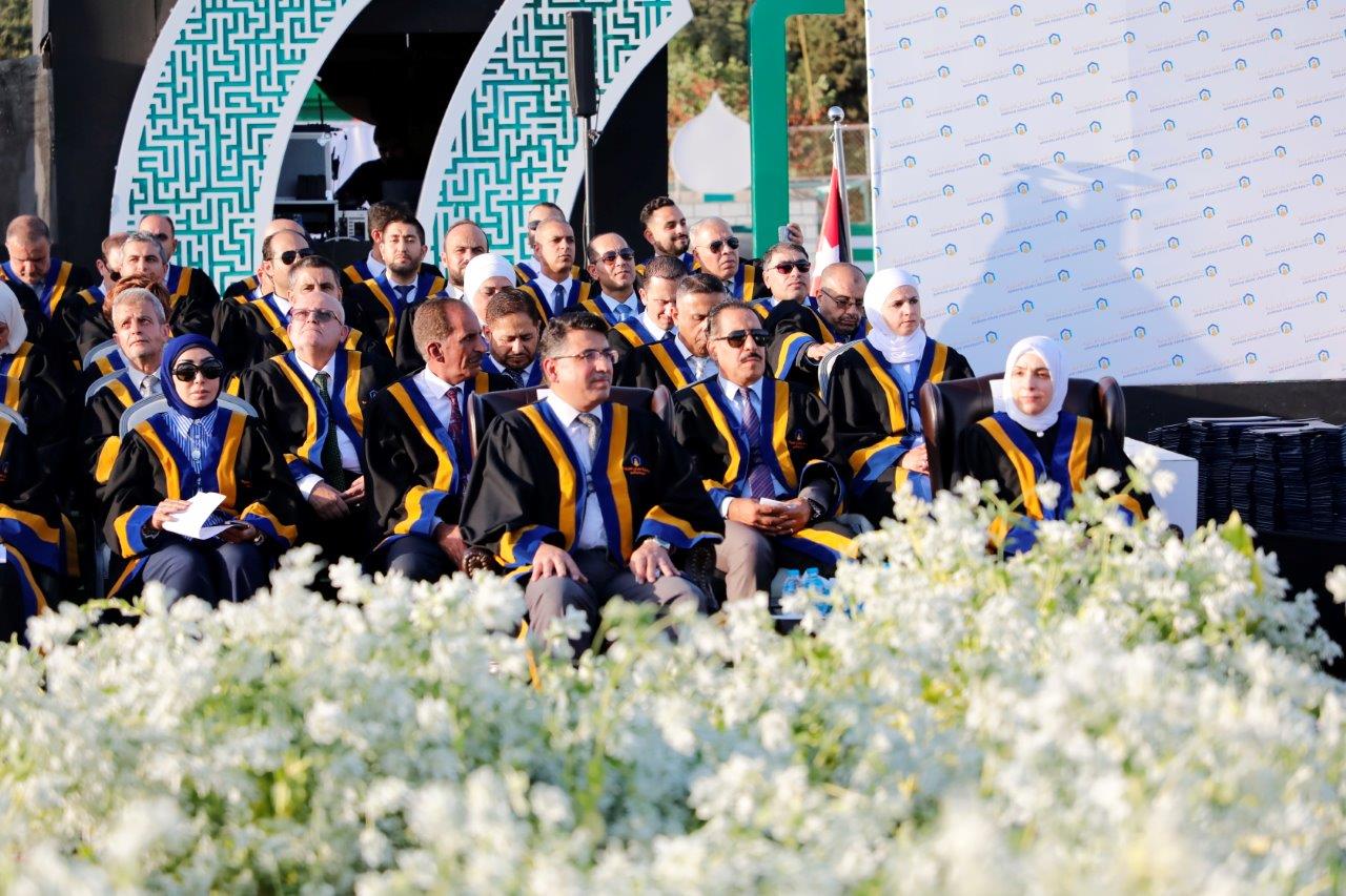 الجازي يرعى حفل تخريج الفوج الخامس والعشرين من طلبة جامعة عمان العربية13